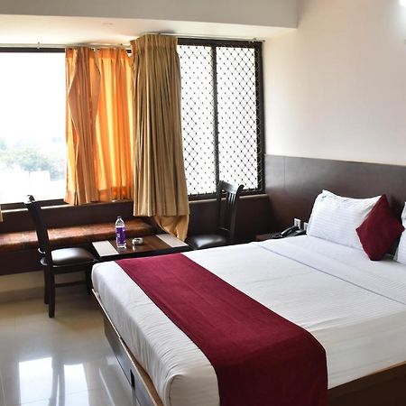 Hotel Pc Residency مَسّور المظهر الخارجي الصورة