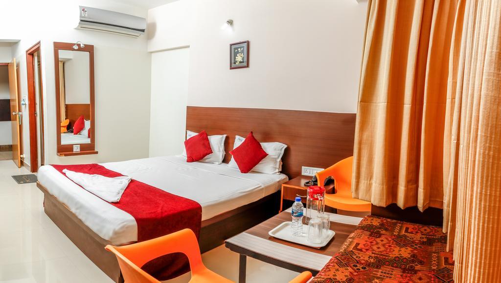 Hotel Pc Residency مَسّور المظهر الخارجي الصورة